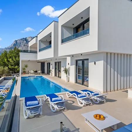 New Luxury Sagnia, 4 En-suite Bedrooms, Sea Views Villa Makarska
