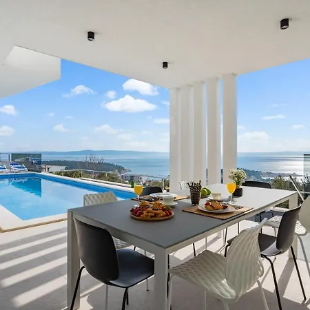 New Luxury Sagnia, 4 En-suite Bedrooms, Sea Views *