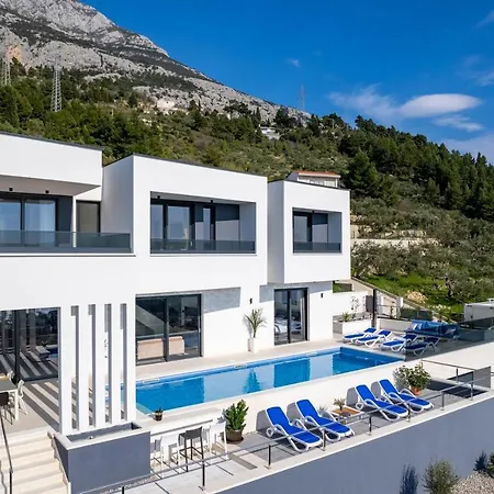 New Luxury Sagnia, 4 En-suite Bedrooms, Sea Views Villa Makarska