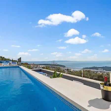 New Luxury Sagnia, 4 En-suite Bedrooms, Sea Views Villa *