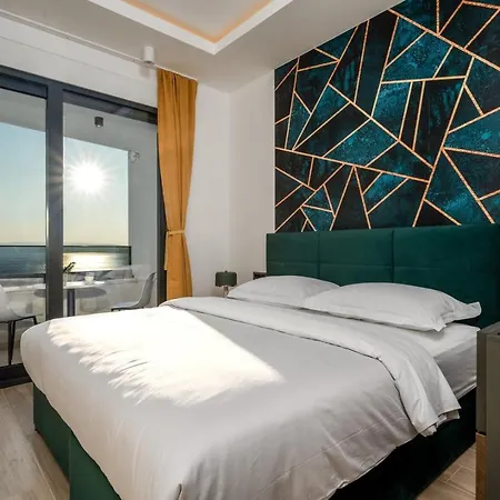 New Luxury Sagnia, 4 En-suite Bedrooms, Sea Views