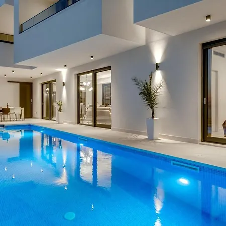 Willa Luxury Sagnia, 4 En-suite Bedrooms, Sea Views