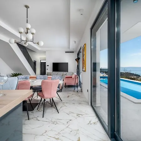 Luxury Sagnia, 4 En-suite Bedrooms, Sea Views Willa Makarska