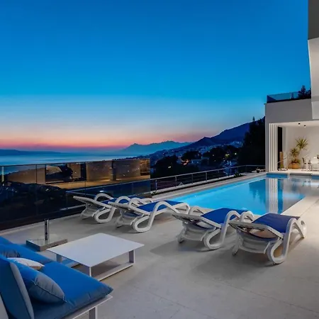 New Luxury Sagnia, 4 En-suite Bedrooms, Sea Views