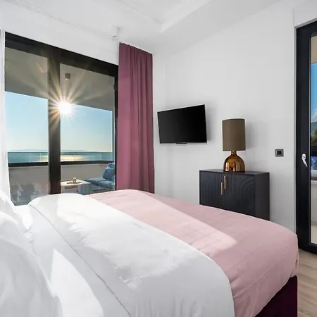 Willa Luxury Sagnia, 4 En-suite Bedrooms, Sea Views *