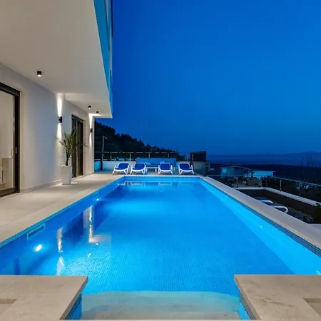 New Luxury Sagnia, 4 En-suite Bedrooms, Sea Views