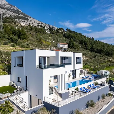 New Luxury Sagnia, 4 En-suite Bedrooms, Sea Views Villa Makarska