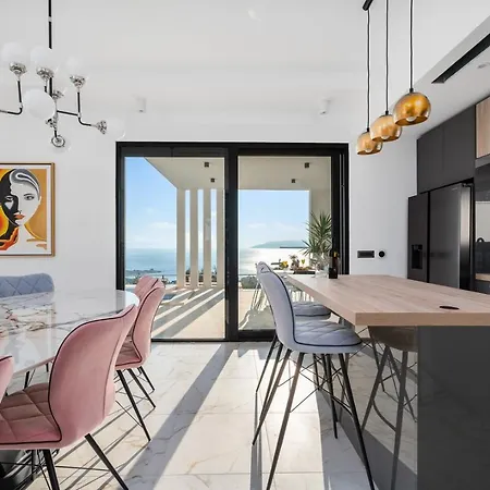 New Luxury Sagnia, 4 En-suite Bedrooms, Sea Views Villa Makarska