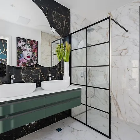 Luxury Sagnia, 4 En-suite Bedrooms, Sea Views Willa *