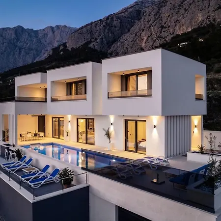 Luxury Sagnia, 4 En-suite Bedrooms, Sea Views Willa Makarska