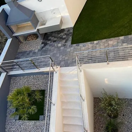 Villa New Luxury Sagnia, 4 En-suite Bedrooms, Sea Views Makarska