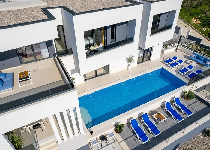 Villa Luxury Sagnia, 4 En-suite Bedrooms, Sea Views