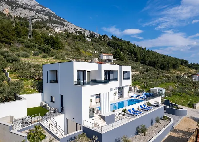 Luxury Sagnia, 4 En-suite Bedrooms, Sea Views Villa Makarska
